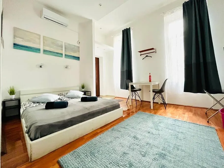 Kazy8 New Life Apartment Budapest